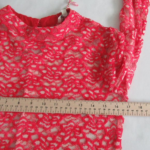 UMGEE Top Womens Small Red Floral Sheer Lace Long Flutter Sleeve Mock Neck NWT - Picture 4 of 12